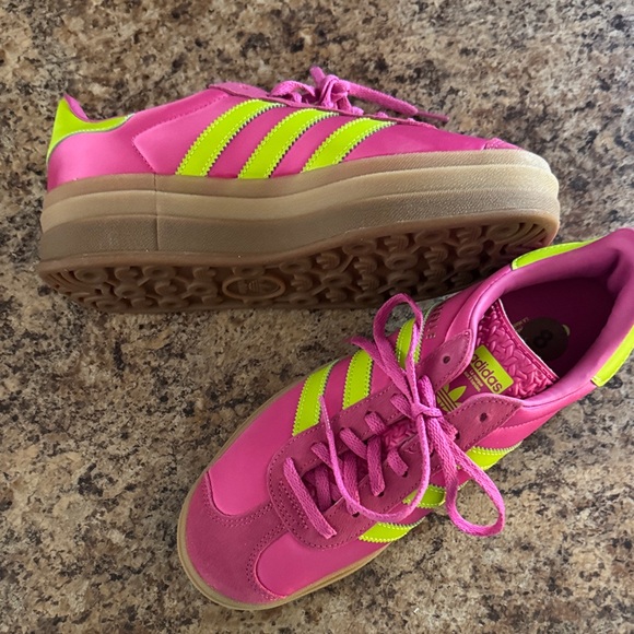adidas Gazelle Women’s Pink with Neon NWOT - Picture 6 of 7